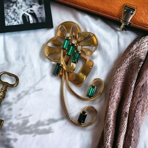 🔖2 for $20 Vintage 1940's Brass and Rhinestone Brooch